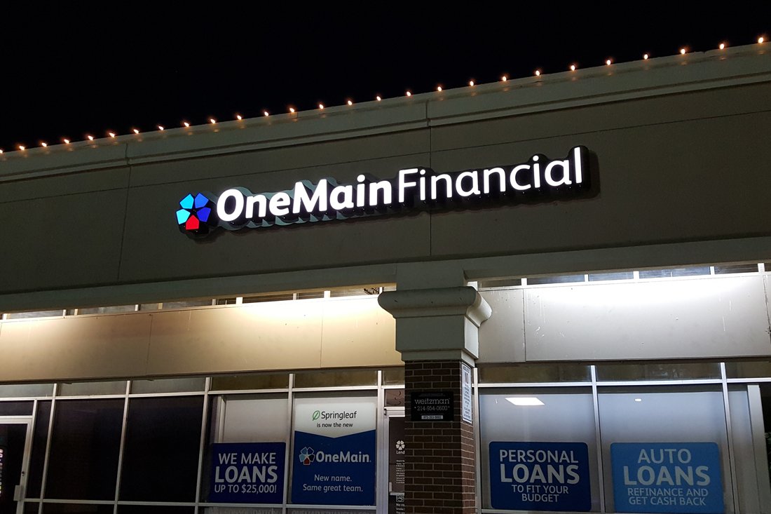 onemain financial channel letters at night