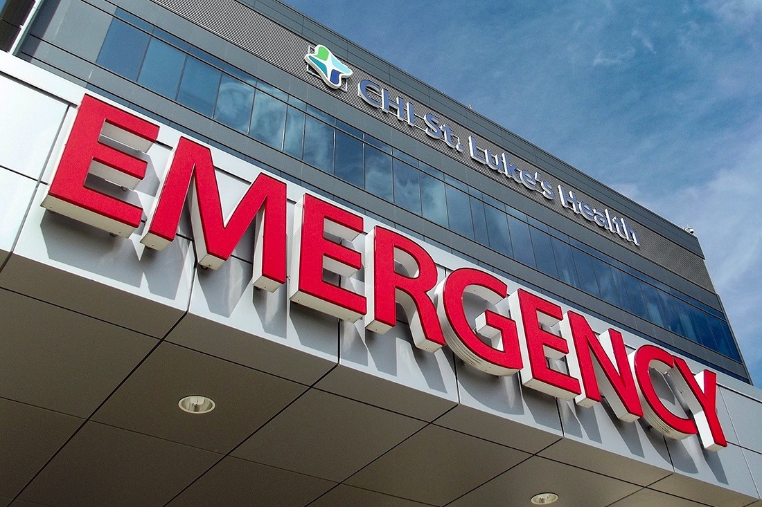 catholic-health-initiatives_healthcare_signage_channel-letters-3_1100x733