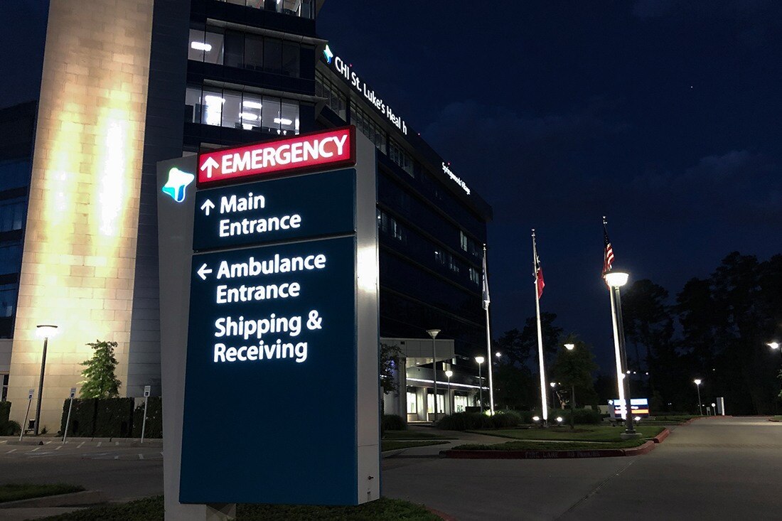 catholic-health-initiatives_healthcare_signage_wayfinding_1100x733