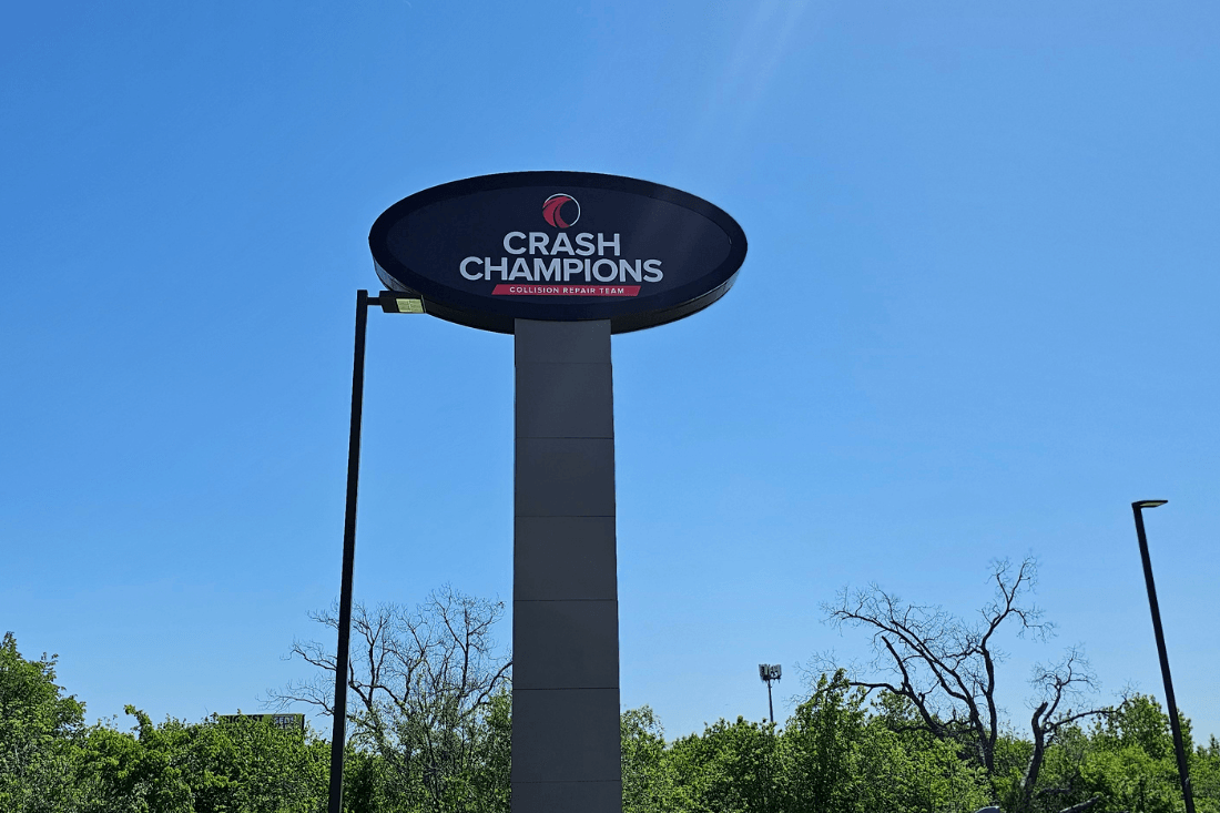 Crash_Champions_Exterior_Signage_Pylon