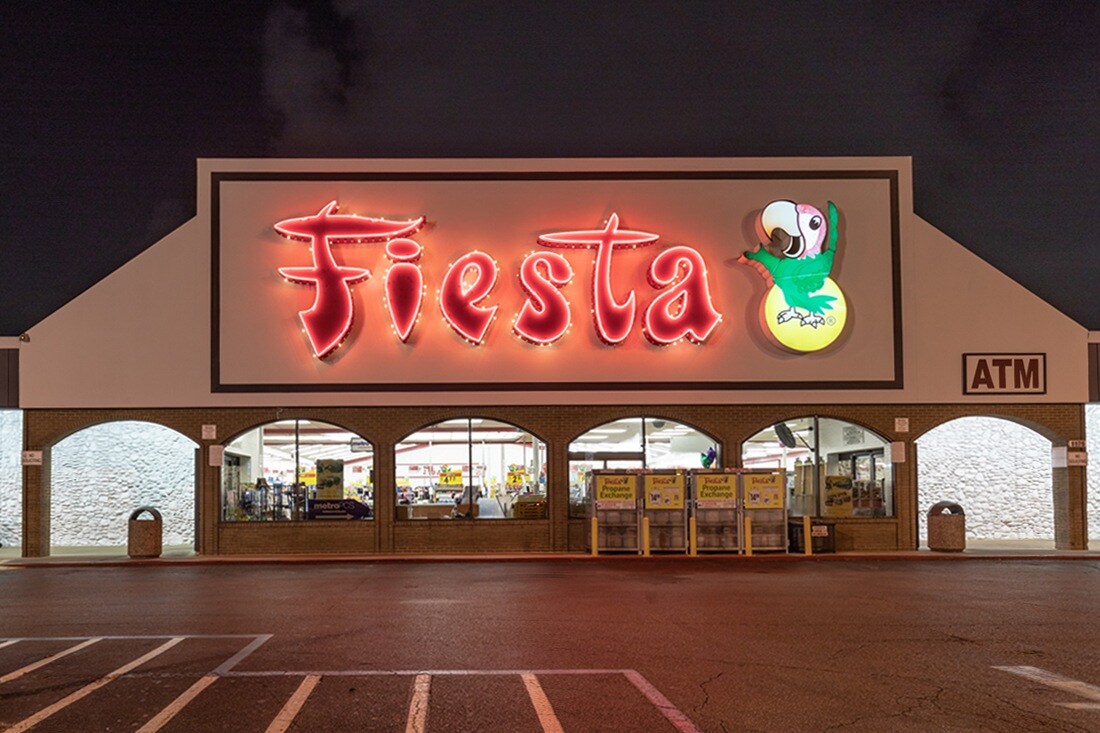 Fiesta mart pylon sign maintenance