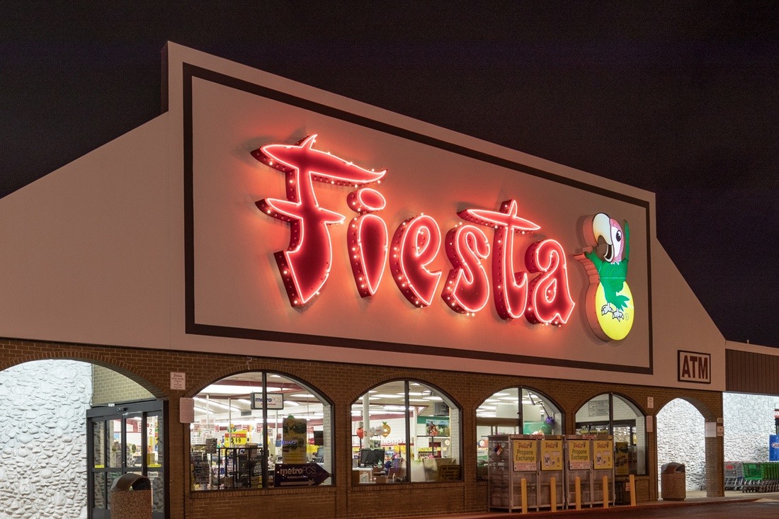 Fiesta mart pylon sign maintenance