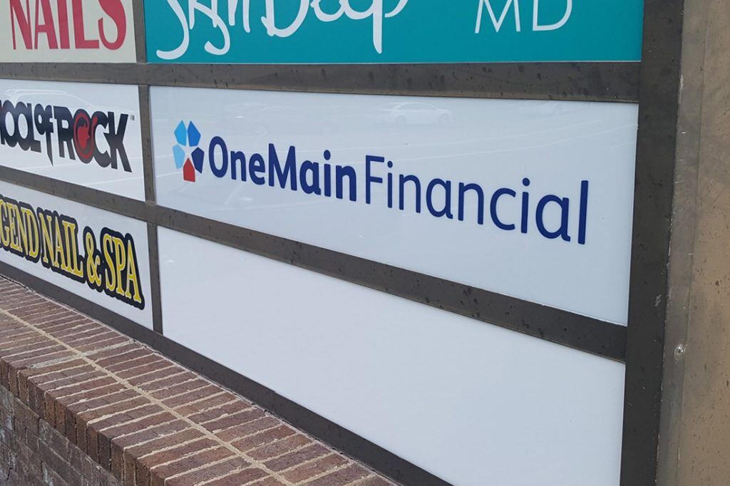 Onemain financial tenant sign