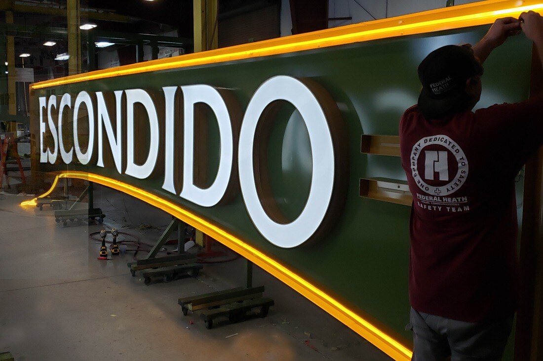 Escondido Arch Welcome Sign