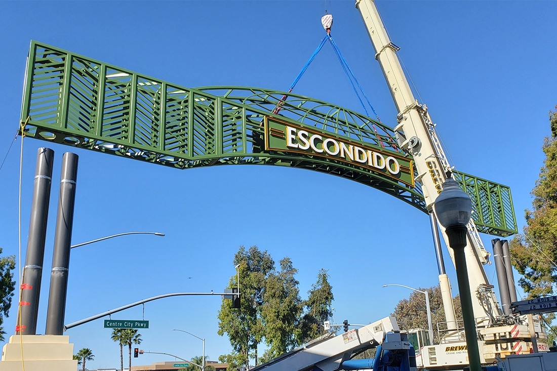 Escondido Arch Welcome Sign