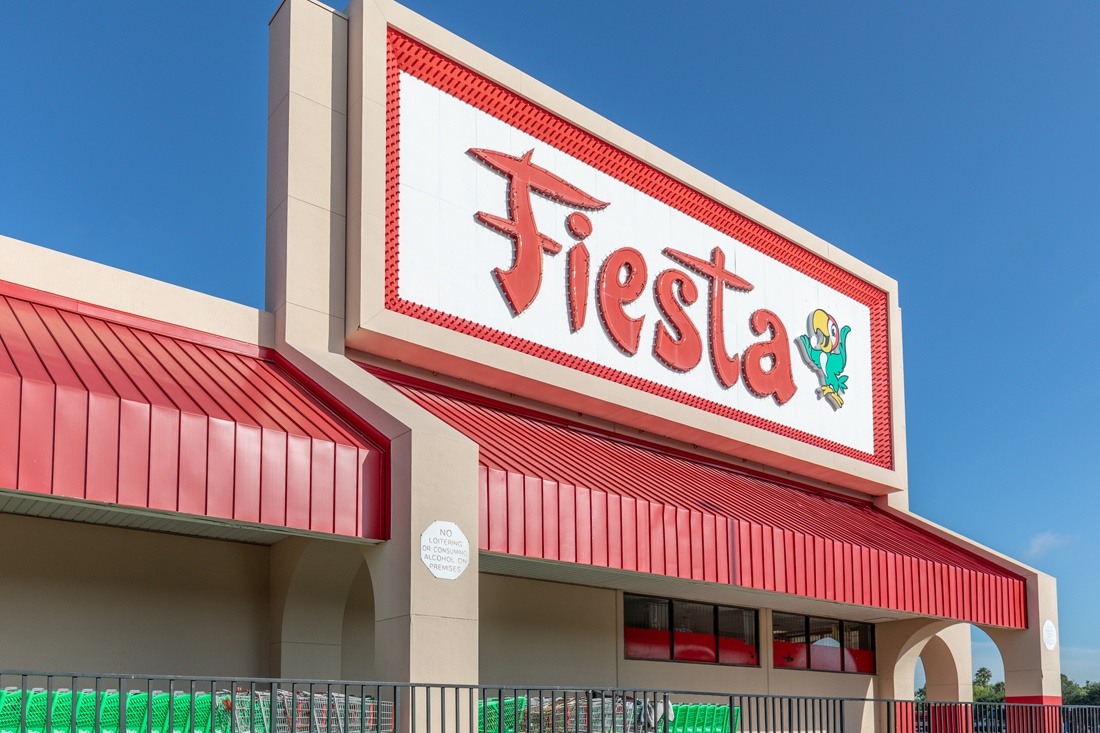 Fiesta mart pylon sign maintenance