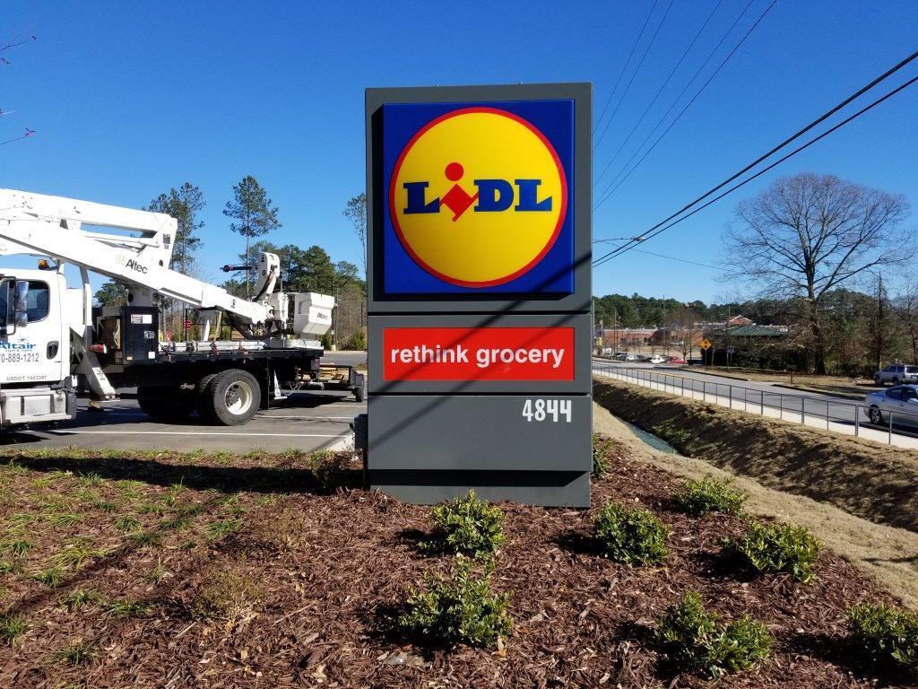 Lidl Monument Sign