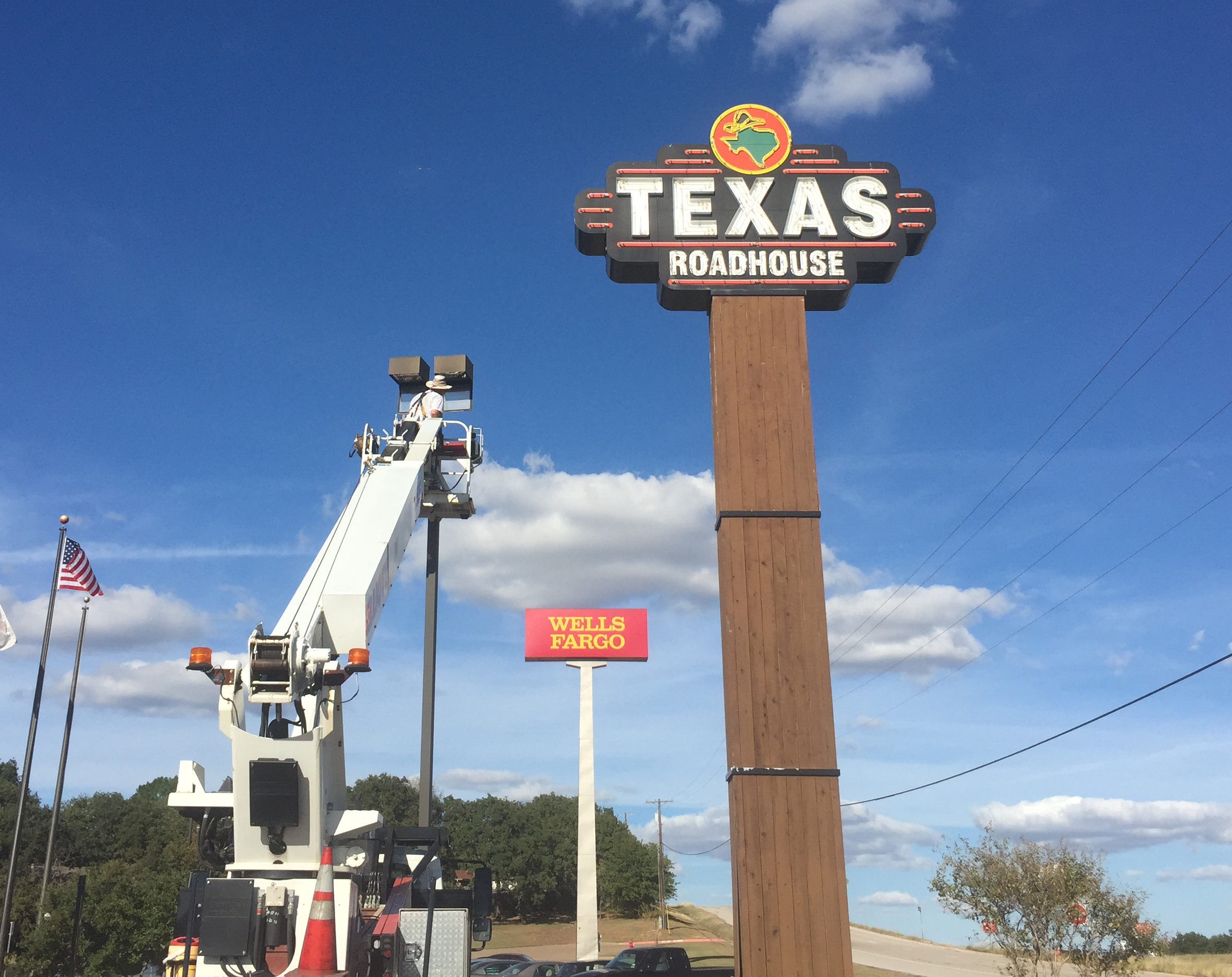 Texas Roadhouse Lot Lighting Repair