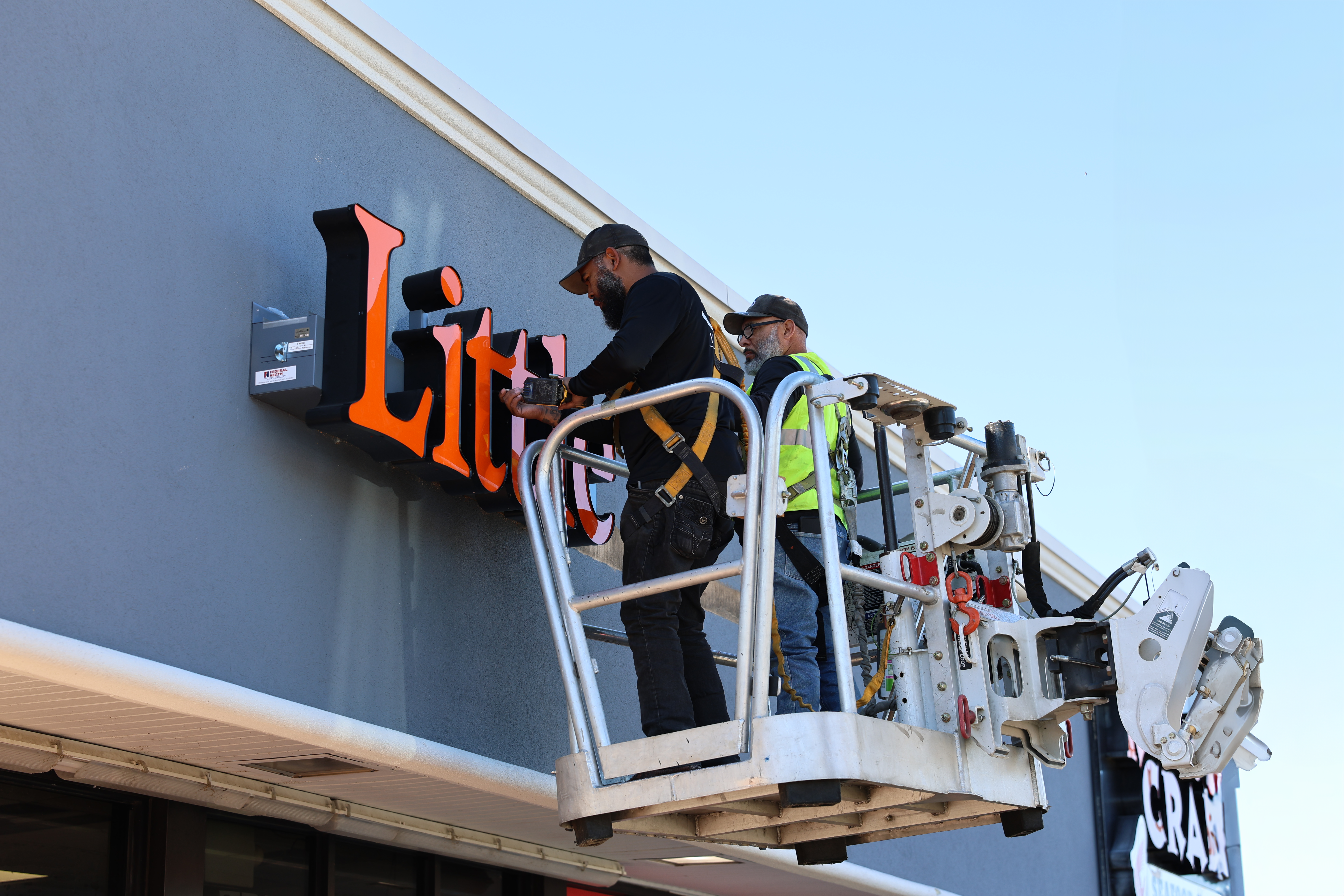 How Inconsistent Signage Impacts Customer Trust and Brand Perception