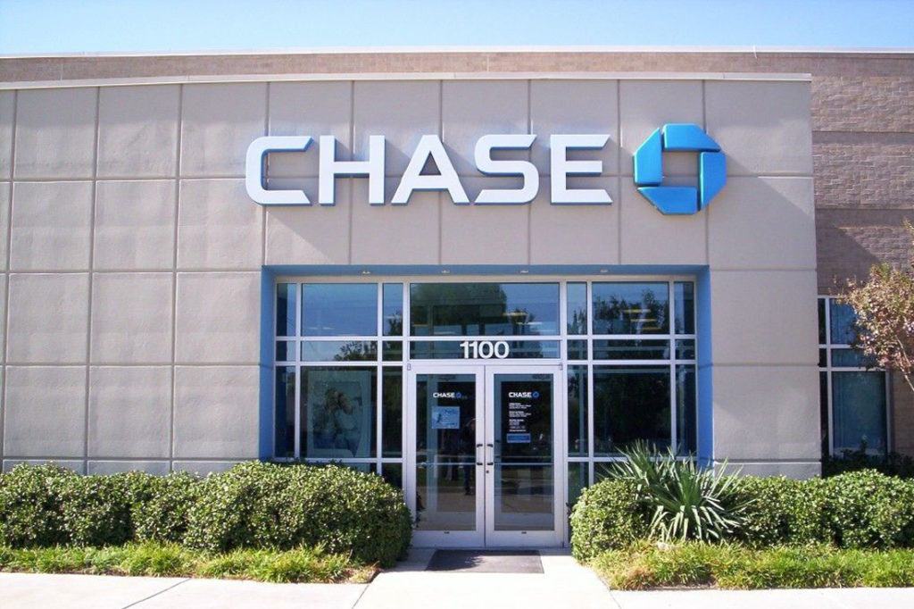 Chase channel letters and logo