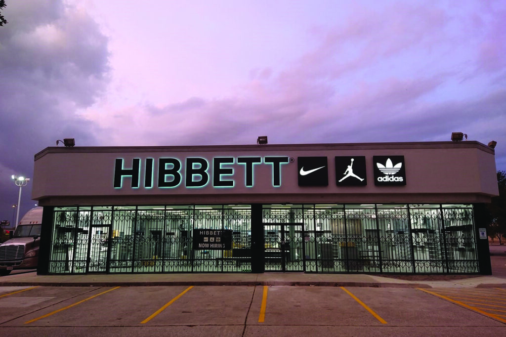 hibbett sporting goods signage and installation_0001_Hibbett_Houston_Nov 2022